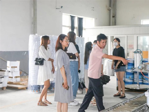 簡訊|琴島貝殼粉受到建筑設計院的關注——青島城鄉建筑設計院領導一行蒞臨我司